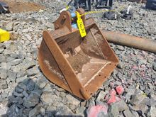 Image of Bucket 18inch Wide, 25mm Pins, 95mm Ears, 90mm Centres