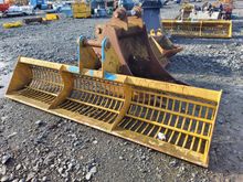 Image of 3m Weed Bucket 80mm Pins 450mm Centres 300mm Ears