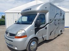 Image of RENAULT TRUCKS MASTER 120.35 LWB Horse Box