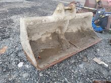 Image of Bucket Width: 6' Pins: 65mm  Ears: 255mm Centres: 385mm