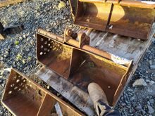 Image of 3ft Width Bucket  - 25mm Pins, 100mm Ears, 100mm Centres