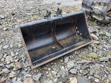 Image of 30" Bucket 30mm Pins 95mm Ears 115mm Centres