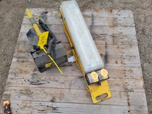 Image of 1x Rechargeable Worklight & 1x Contractor Light