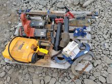 Image of 4x Sash Cramp, 4x G Cramps, 1x Carpet Stretcher, 2x Backpack Sanitizer Sprayer