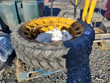 Image of 2x Row Crop Wheels & Centres 18.3 R 44