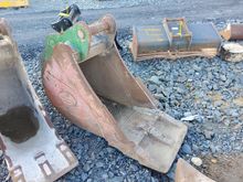 Image of Digging Bucket 620mm Wide | 65mm  Pins | 260mm Ears | 380mm Centres