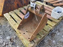 Image of 12" Bucket 25mm Pins 100mm Ears 90mm Centres