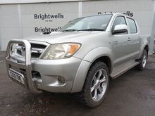 Image of TOYOTA HILUX INVINCIBLE Pick-up