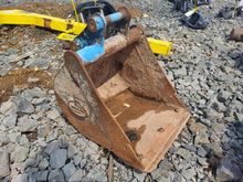 Image of Bucket 18inch Wide, 35mm Pins, 140mm Ears, 185mm Centres