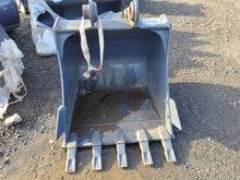 Image of Bucket 800mm Wide, 50mm Pins, 200mm Ears & 300mm Centres