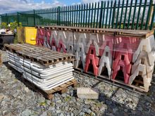 Image of 3 x Pallets of Red & White 3ft Plastic Barriers