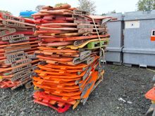 Image of Approx 40x Pedestrian Barriers cw Feet