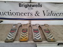 Image of 4x CAT Scanners + 2x Genny Signal Generators