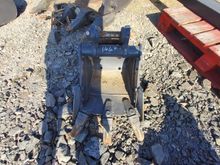 Image of 350mm Bucket, 30mm pins, 95mm ears & 90mm centres