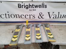 Image of 4x Cat Scanners