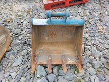 Image of 2' Bucket 35mm Pins 140mm Ears 185mm Centres