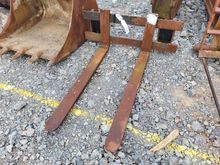 Image of Pallet Tines & Carriage