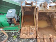 Image of 3' bucket with 65mm Pins off 16 Tonne Machine