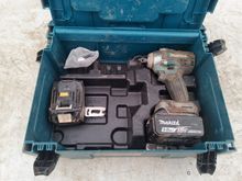 Image of Makita DTW300 Cordless Impact Wrench