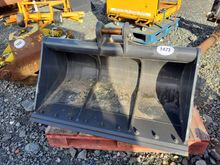 Image of Bucket 4ft Wide, 45mm Pins, 145mm Ears & 245mm Centres