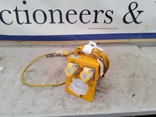 Image of 110V 16amp 4 Way Splitter