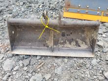 Image of 30" Bucket, 25mm Pins, 100mm Ears, 90mm Centres