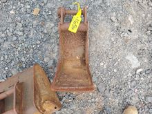 Image of 5"Bucket, 30mm Pins, 120mm Ears, 130mm Centres