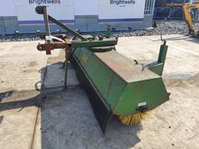 Image of Suttons Yard Brush