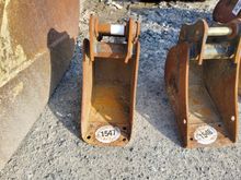 Image of 9" Bucket 105mm Ears 130mm Centres 30mm Pins