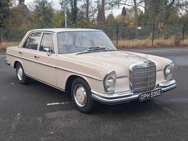 1967 Mercedes-Benz 250SE (W108)