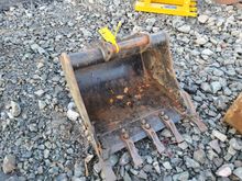 Image of Harford Bucket - Width 30inch | Pins 45mm | Ears 250mm |