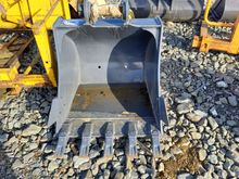 Image of Bucket 80cm Wide, 50mm Pins, 195mm Ears & 305mm Centres