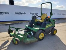 Image of John Deere 1570 Ride On Mower