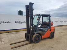 Image of Toyota 02-8FGJF35 Gas Forklift