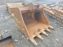 Image of Strickland Digging Bucket 1200mm Width | 65mm Pins  | 250mm Ears | 585mm Centres