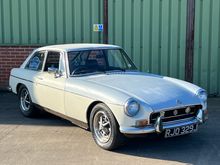 Image of 1971 MGB GT