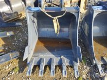 Image of Bucket 80cm Wide, 50mm Pins, 200mm Ears & 300mm Centres