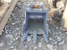 Image of Bucket 350mm Wide, 30mm Pins, 195mm Ears & 90mm Centres