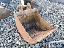 Image of Bucket - Width 2ft | Pins 50mm | Ears 165mm | Centres 290mm