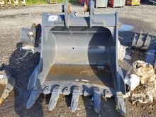 Image of Bucket 135cm Wide, 80mm Pins, 305mm Ears & 460mm Centres