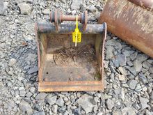 Image of 460mm Bucket, 30mm Pins, 120mm Ears, 120mm Centres