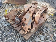 Image of Pallet of Buckets & Quick Hitches