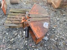 Image of Clamshell Grab