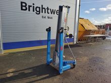 Image of Genie SLA-15 Material Lift