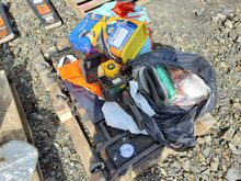 Image of Pallet Of Assorted Hand Tools