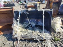 Image of 4ft Bucket, 50mm pins, 200mm ears & 305mm centres