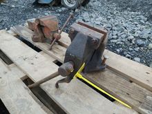 Image of 2x Record Bench Vices