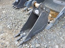 Image of Bucket 1ft Wide, 45mm Pins, 145mm Ears & 145mm Centres