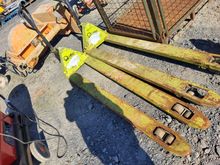 Image of Lifta Pramac Pallet Truck 2500kg Capacity