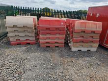 Image of Approx 100x Red & White Plastic Barriers